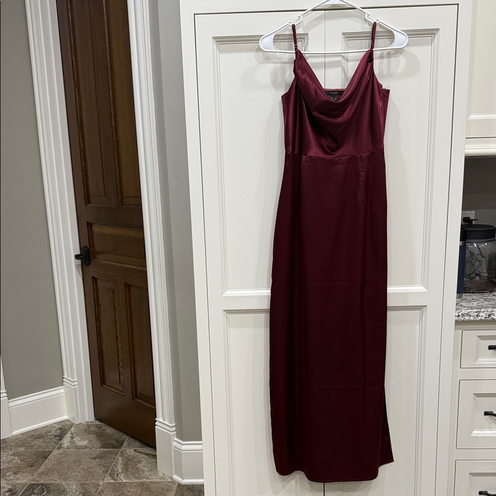 Forever 21 Burgundy satin cowl neck Maxi Dress small  adjustable cami straps